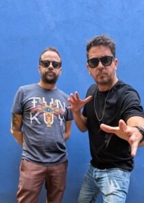 Tras seis años de silencio, Liquits regresa con un show épico en el Teatro Metropolitan y un nuevo disco grabado en tiempo récord. Edi y Teo cuentan los detalles de este esperado reencuentro.