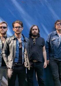 La banda mexicana Serbia lanza un EP en tres bloques con sonidos frescos, influencias británicas y un mensaje poderoso sobre amor propio. Conoce todos los detalles de su gira y nuevas canciones.