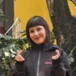 La cantante y compositora mexicana Sofish nos abre las puertas de su universo creativo y nos cuenta cómo nació Me Caigo, primer sencillo de su álbum conceptual inspirado en El Hombre Ilustrado de Ray Bradbury.