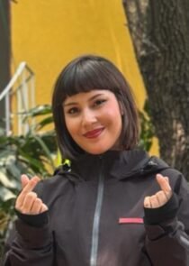 La cantante y compositora mexicana Sofish nos abre las puertas de su universo creativo y nos cuenta cómo nació Me Caigo, primer sencillo de su álbum conceptual inspirado en El Hombre Ilustrado de Ray Bradbury.