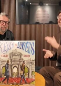 Kevin Johansen y Liniers llegan a México para presentar su disco en vivo Desde que te Madrid con conciertos en la Ciudad de México y el Hay Festival Querétaro 2025. Descubre cómo combinan música e ilustración en un espectáculo único.