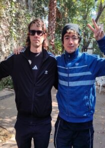 La Texana confirma su concierto más grande en el Teatro Metropolitan. Habla sobre su disco La casa que cae, el impacto de Tijuana en su música y la incorporación de batería en vivo.