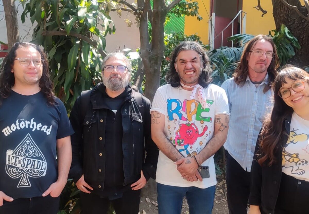 La banda de rock alternativo Cruxes presenta “Yabú”, adelanto de su nuevo álbum disponible en vinil desde el 24 de abril. Conoce la historia detrás del lanzamiento, su identidad sonora y su apuesta por el formato físico.