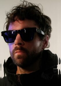 Christian Jean, vocalista de Reyno, presenta Nómada, un disco existencial sobre el viaje interior, colaboraciones con José Madero y Camilo Séptimo, y el regreso al formato power trio en vivo.