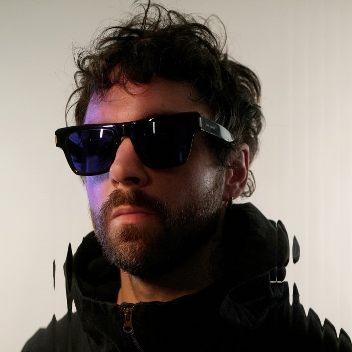 Christian Jean, vocalista de Reyno, presenta Nómada, un disco existencial sobre el viaje interior, colaboraciones con José Madero y Camilo Séptimo, y el regreso al formato power trio en vivo.