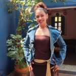 La Cassandra habla de su disco Gloria y Dolores, un viaje entre bachata, R&B y rumba flamenca dedicado a sus abuelas. Entrevista sobre su show en CDMX y su proceso creativo.