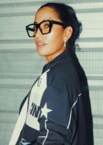 Ana Tijoux lanza el EP “97” junto a DJ Dacel, un proyecto marcado por la nostalgia, la amistad y la libertad creativa. La artista chilena habla sobre su proceso, salud mental y su conexión con México.