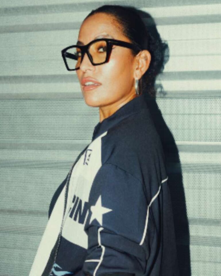 Ana Tijoux lanza el EP “97” junto a DJ Dacel, un proyecto marcado por la nostalgia, la amistad y la libertad creativa. La artista chilena habla sobre su proceso, salud mental y su conexión con México.