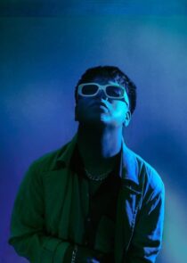 Danny Padilla habla sobre Éxitos Ajenos Vol. 2, su proyecto donde convierte canciones icónicas del rock en versiones de regional mexicano y prepara su debut con temas originales.