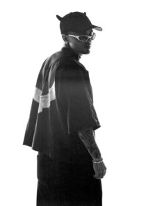 El artista urbano Easykid presenta “Si peleamos”, su colaboración con Kali Uchis, y explica cómo construye su música, su proceso creativo y los planes para expandir su carrera internacional en 2026.