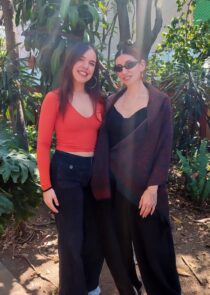 Musgö y Ángela González llegan a México con una gira conjunta que une el arpa electrónica de Grieta y el pop orgánico de La Recena. Fechas en CDMX, detalles del show y entrevista completa.