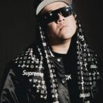 El rapero mexicano Sipo One celebra el lanzamiento de su álbum La Pluma de la Calle con un concierto especial el 21 de marzo en el Salón Villa Flamingos de la CDMX, acompañado de invitados y una producción pensada como espectáculo.