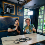 La agrupación Enguayabá presenta su primer EP. Descubre cómo Felipe y Gastón reinventan el sonido de Lucho Bermúdez y Pedro Laza con una esencia rockera y multicultural desde la Ciudad de México.