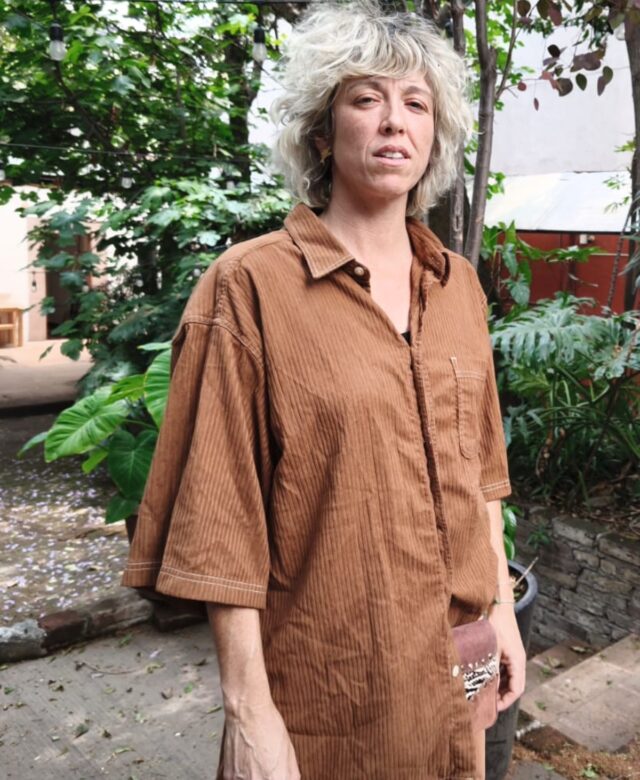 Descubre la entrevista exclusiva con Karmento en su primera visita a México. Hablamos sobre su disco 'La Serrana', la conexión con sus raíces y cómo el folklore se vuelve moderno.