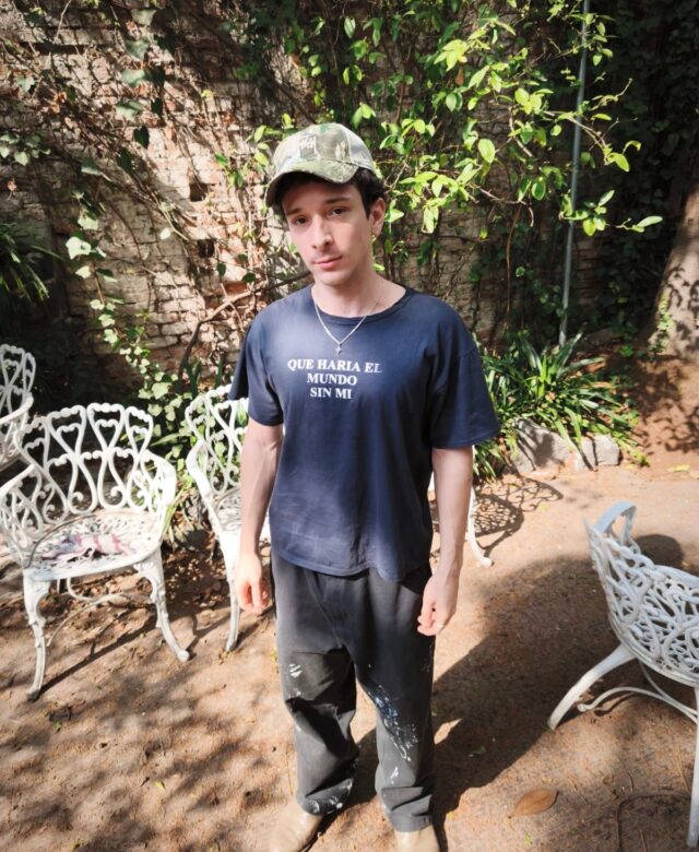 Félix Vestre habla de su EP Yoru, su show en el Foro Indie Rocks y cómo mezcla electrónica, emoción y narrativa en la nueva escena musical latinoamericana.