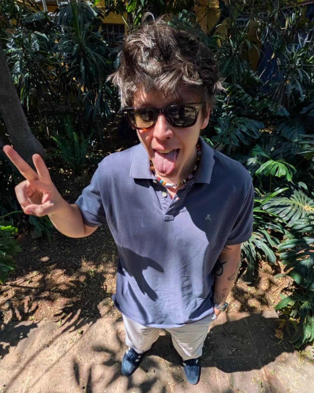 escubre la historia de Miki, el artista que fusiona el rock con la cultura otaku. Hablamos sobre su tour gratuito por las Friky Plazas de México, su pasión por Green Day y cómo el "ser friki" lo llevó a firmar con Universal Music.