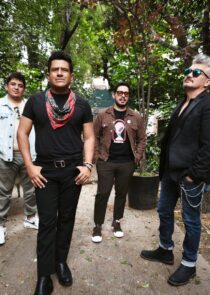 Descubre la evolución de Rock and Lovers tras el lanzamiento de su segundo volumen de 'El Sistema Perfecto'. Una charla íntima sobre producción, giras y la importancia de la amistad en la escena indie.