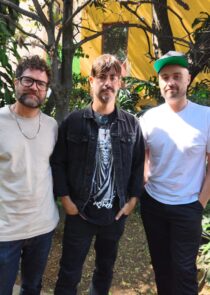 Entrevista exclusiva con Bengala sobre la reedición en vinil de su primer disco, demos inéditos grabados en 2004 con Zoé y sus próximos conciertos en el Lunario.