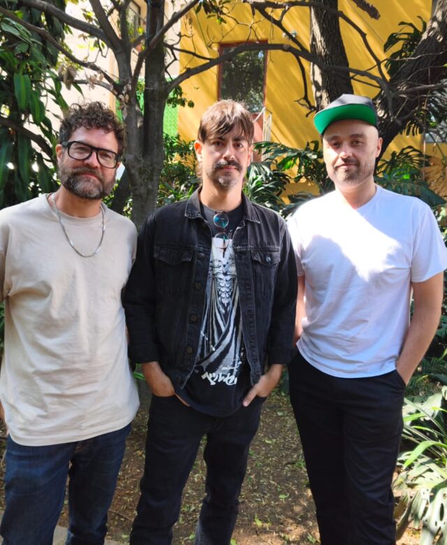 Entrevista exclusiva con Bengala sobre la reedición en vinil de su primer disco, demos inéditos grabados en 2004 con Zoé y sus próximos conciertos en el Lunario.