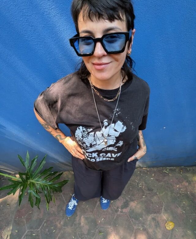 Conversamos con Jani Dueñas sobre su proyecto musical "Sombra", cómo la pandemia detonó su faceta como productora y su evolución artística tras 31 Minutos.