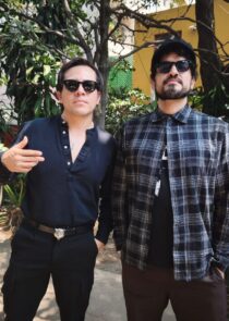 Exploramos 'Ayer y Hoy', el nuevo álbum de Comisario Pantera. Una charla profunda sobre evolución, influencias de los Beatles, boleros y la madurez en el rock mexicano.