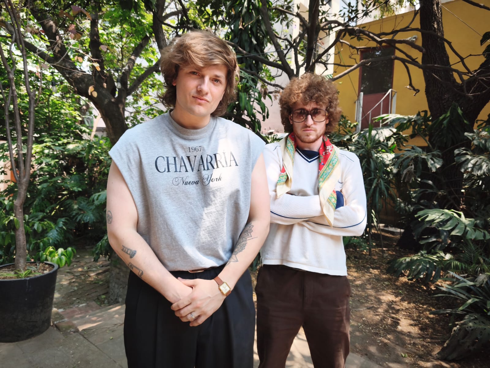 Rafa y Pablo de Dacotta nos revelan los secretos detrás de su EP "Corazón María", su transición del inglés al español y cómo las giras en México con Camilo VII definieron su nuevo rumbo sonoro.