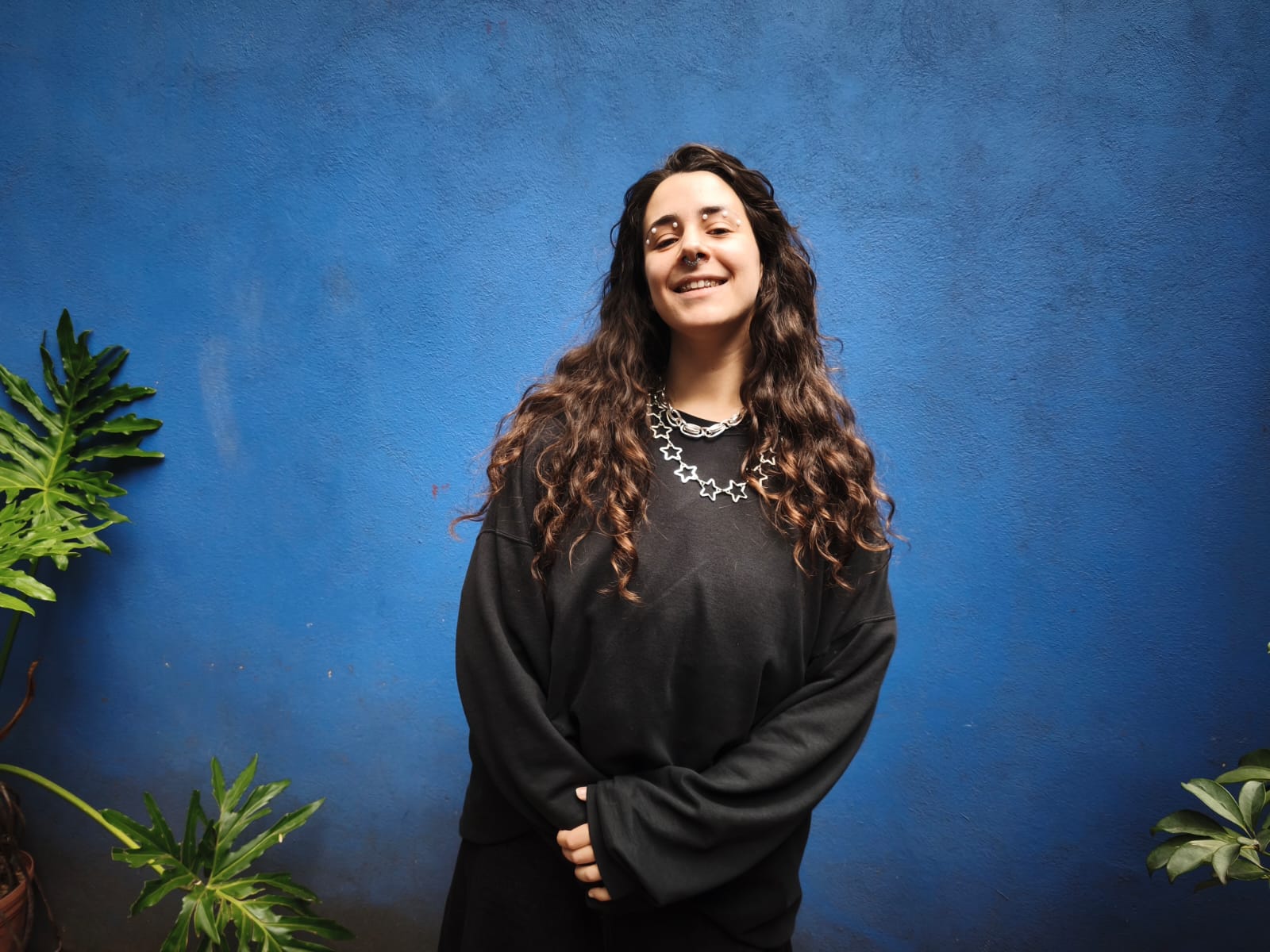 Descubre a Serena, la artista catalana que fusiona flamenco, jazz y trap. En esta entrevista exclusiva, nos habla de su paso por México, su proceso creativo y el poder de la música sin etiquetas.