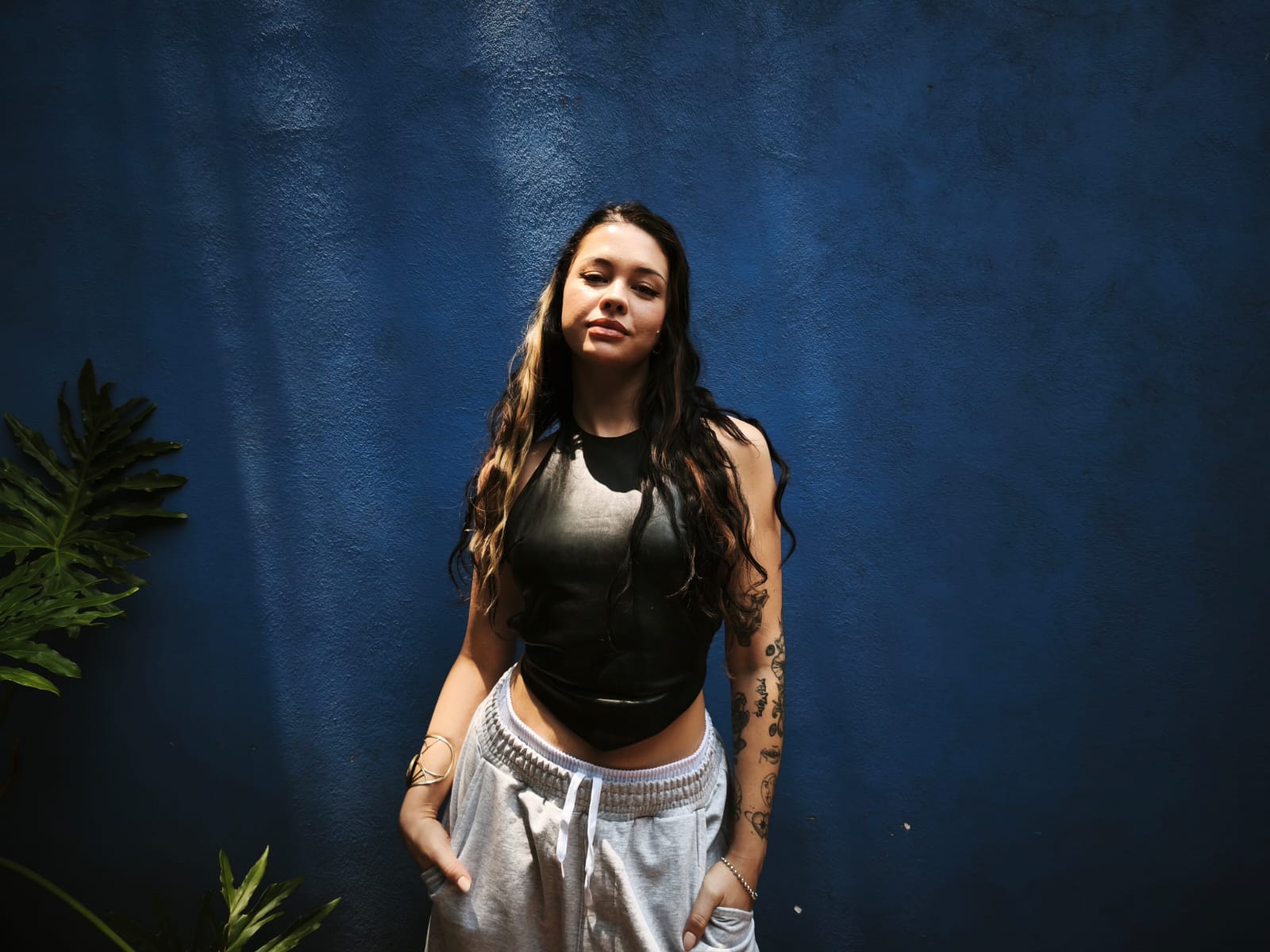 Soulfía nos revela los detalles de su nuevo álbum, su alejamiento del género urbano tras "Brujerías de Cantina" y cómo la honestidad brutal guía su presente musical.