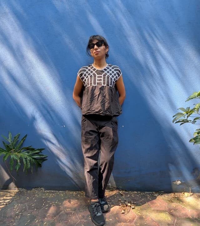 Entrevista exclusiva con Luisa Almaguer por los 10 años de Miljillo. Descubre sus agudas críticas a la industria, su alianza con Damon Albarn y sus próximos conciertos en CDMX.