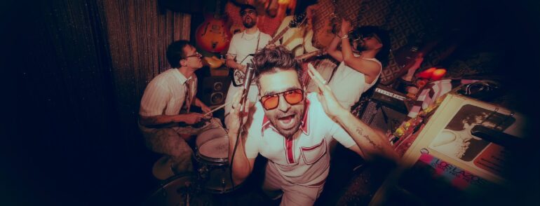 Descubre la entrevista exclusiva con Esteban Alí de Percance sobre su nuevo sencillo 'Lobo de la Noche', su evolución hacia el funk y su consagración en el Vive Latino y escenarios de México.