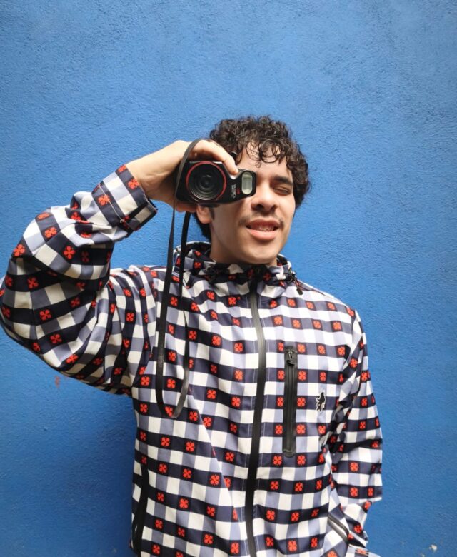 Entrevista con Víctor Internet: Identidad, Spanglish y 'Glitter Pop'