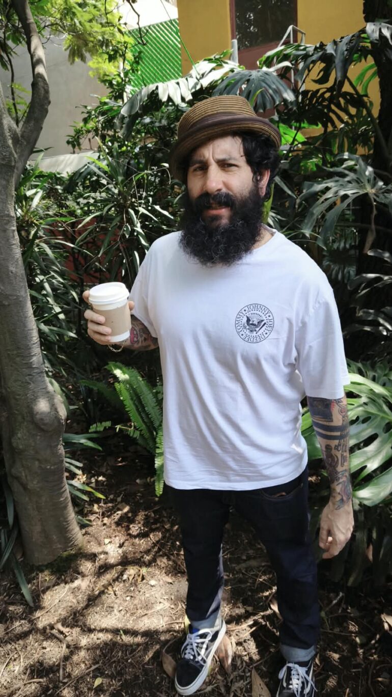 Lng/SHT presenta Plática de Hormigas: Entrevista sobre su nuevo disco y el Pepsi Center